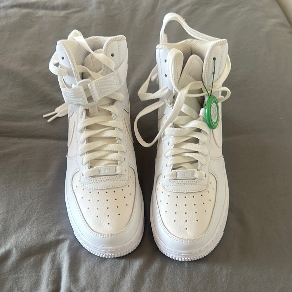 NWT nike white court borough mid sneakers